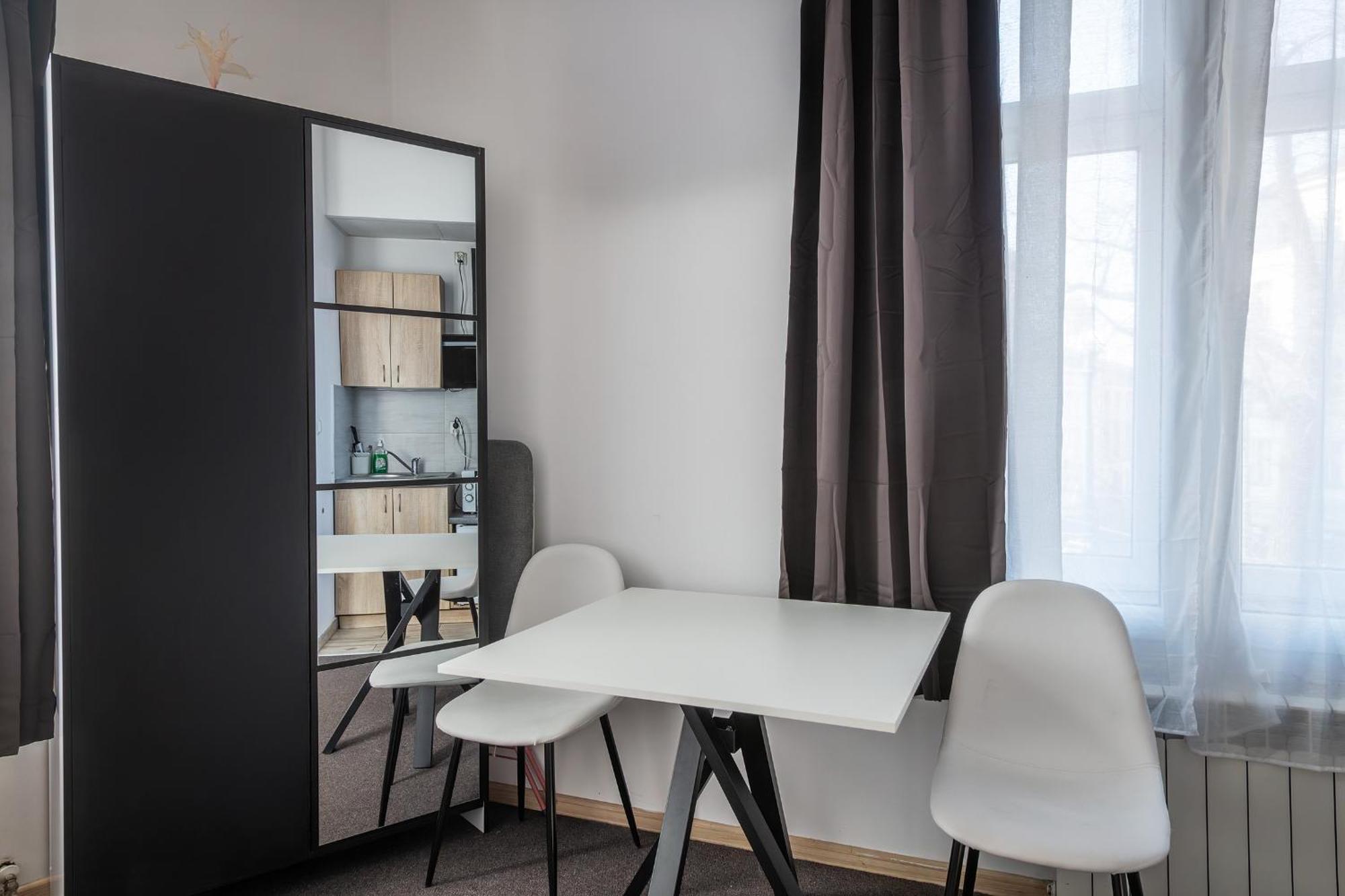 70S Business Room Krakow Luaran gambar